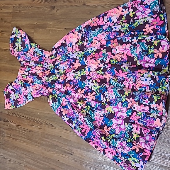 Lilly Pulitzer Dresses & Skirts - Lilly Pulitzer women,s Floral Dress in Pink and Blue used exelente condition.